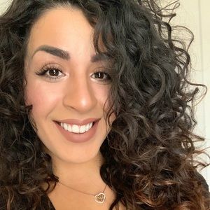 Meet your Posher, Dana